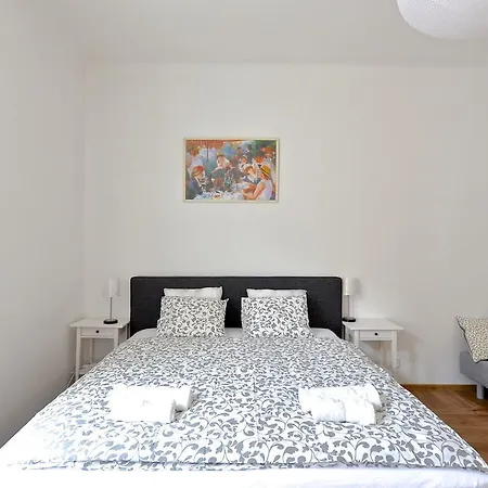 Comfort Rehorova Apartment