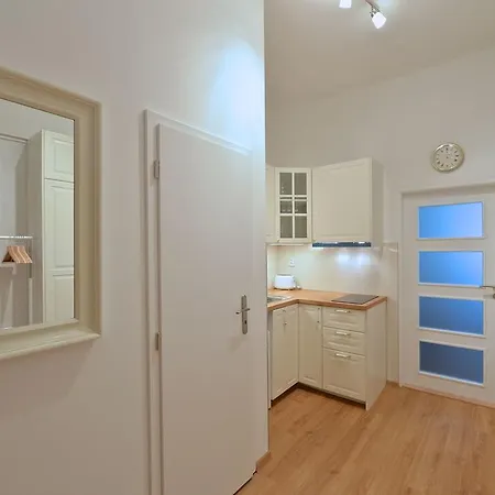 Comfort Rehorova Apartment *