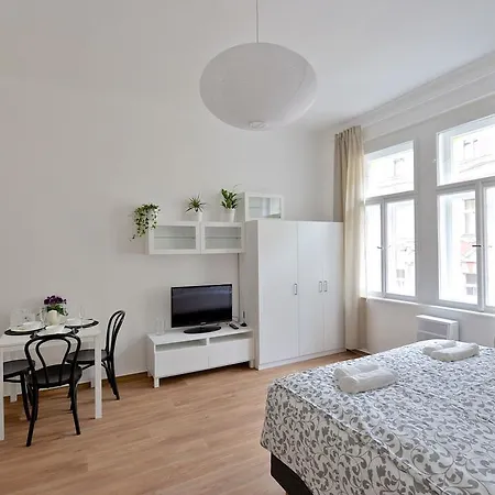Comfort Rehorova * Prag